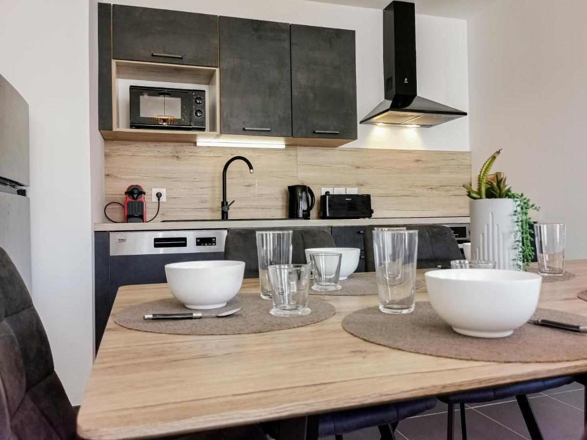 La Belle Vue - Garage Terrasse Wi-Fi Netflix Disney+ Annecy Luaran gambar